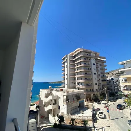 Apartment Lovely Just 30m From The Sarande