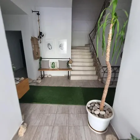 Lovely Just 30m From The Apartment Sarande