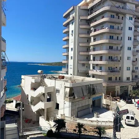Lovely Just 30m From The Sarande